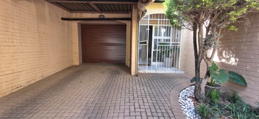 3 Bedroom Property for Sale in Dagbreek Ext 4 Free State